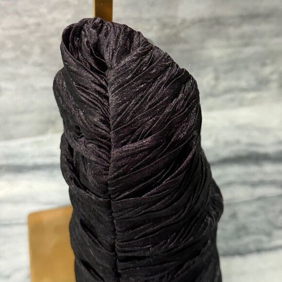 Neiman Marcus Ruched Black Evening Bag/Clutch W/ Long Silver Colored Metal Strap - Picture 3 of 9